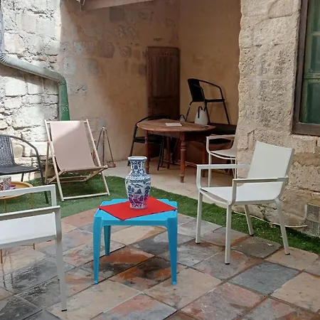 Intra Muros Chambre Calme Avec Jardin Prive Avignon Exterior photo